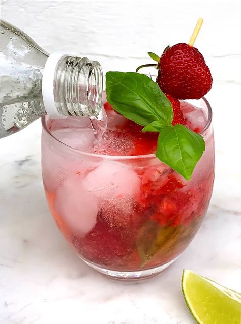 Strawberry Basil Gin Smash Recipe - Cocktail Recipe - Bloom Gin Smash Recipe, Strawberry Gin Smash Cocktail, Basil Gin Smash, Strawberry Basil Cocktail, Gin Strawberry Cocktail, Strawberry Basil Gin Smash, Strawberry Basil Gin Cocktail, Gin Smash, Basil Drinks