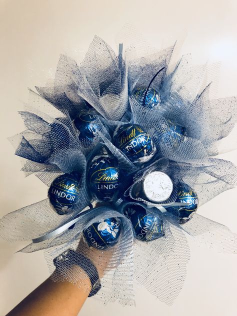 Valentines Chocolate Bouquets - Lindor, Blue Lindor Chocolate Bouquet, Blue Chocolate Bouquet, Lindor Bouquet, Lindor Chocolate Gift Ideas, Sucker Bouquet, Florist Business, Lindor Chocolate, Valentines Chocolate, Blue Flowers Bouquet