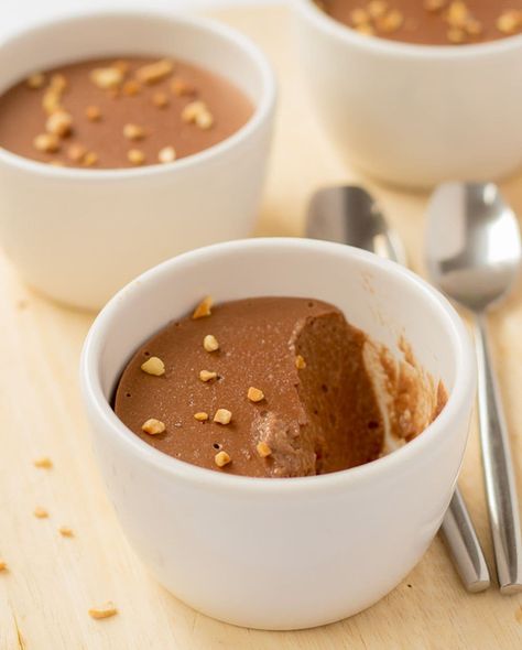 Semolina Chocolate Pudding - Neils Healthy Meals Semolina Recipes, Mediterranean Sweets, Semolina Recipe, Semolina Pudding, Chocolate Pudding Recipes, Sugar Free Recipes Desserts, Yummy Desserts Easy, Scottish Recipes, Recipe Dessert