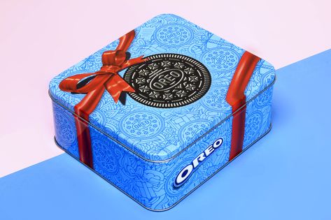 Oreo Oreo Ideas, Box Packaging Design, Gift Package, Tin Boxes, Box Packaging, New Year Gifts, Gift Packaging, Oreo, Packaging Design