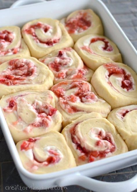 Strawberry Cream Cheese Rolls, Strawberry Rolls, Strawberry Cinnamon Rolls, Sweet Roll Recipe, Cheese Rolls, Cream Cheese Rolls, Breakfast Rolls, Cup Of Milk, Cream Cheese Glaze