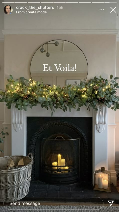 Electric Fireplace Christmas, Mantlepiece Ideas, Mantlepiece Styling, Christmas Fireplace Mantle Decorations, Christmas Mantlepiece, Fireplace Christmas Decorations, Alcove Ideas, Xmas Vibes, Fireplace Christmas