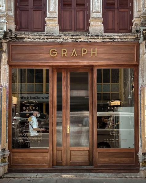 European Cafe Facade, Coffee Shop Facade, Classic Coffee Shop, Restaurant Doors, Cafe Facade, Coffee Cafe Interior, Restaurant Facade, Restaurant Door, Shop Exterior