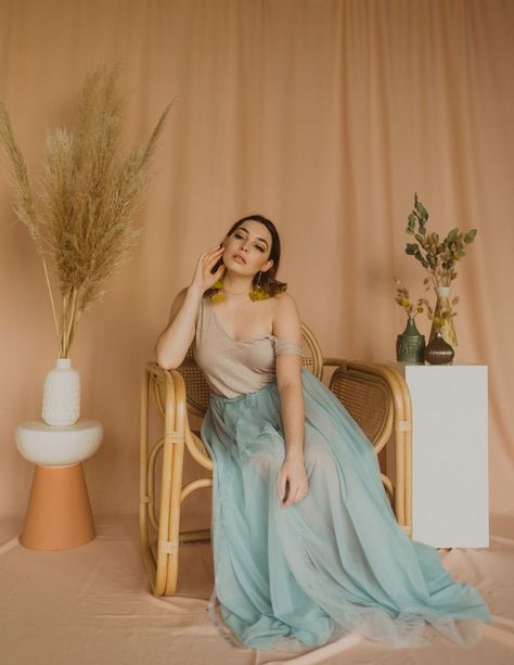 Flowy Tulle Dress, Floral Editorial, Shooting Photo Studio, Floral Shoot, Backdrop Photoshoot, Fashion Magazine Pictures, Photoshoot Set, Lookbook Photoshoot, Ruangan Studio