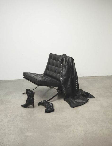 Black Leather Aesthetic, Leather Aesthetic, Vogue Photographers, Chair Photography, Inspiration Photoshoot, Vogue Style, Brand Photography Inspiration, Fashion Content, Vogue Beauty