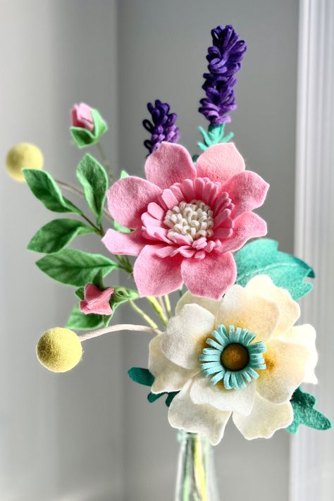 DIY Felt Wildflower Tutorial | The Felt Store – thefeltstore.com Felt Flower Wall, Felt Floral Bouquet, Felt Wildflowers Diy, Large Felt Flowers Diy, Felt Christmas Flower, Felt Tulips Diy, Flower Felt Diy, Embroidery Felt Ideas, Felt Flower Crafts