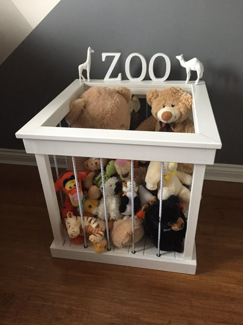 Kids Room Toy Storage Baby, Toy Storage For Bedroom, Cute Toy Storage Ideas, Toy Organization For Small Spaces Living Room, Small Space Toy Storage Ideas, Toy Corner In Bedroom, Stuffed Animal Storage Nursery, Baby Toy Organization Living Rooms, Blanket Storage Kids Room