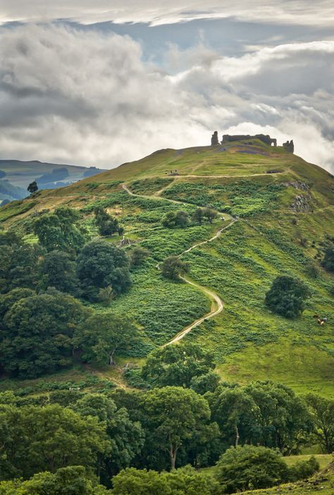 Northern Aesthetic, Llangollen Wales, Mid Wales, Welsh Castles, Castles In Wales, Wales Uk, Scottish Castles, Peak District, Castle Rock