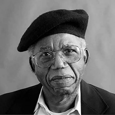 Chinua Achebe Chinua Achebe, African Literature, 10 Interesting Facts, Writing Topics, Toni Morrison, Troubled Times, Dark Heart, Nelson Mandela, First Novel