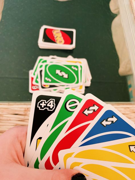 playing uno at the beach Playing Uno Aesthetic, Board Games With Friends Aesthetic, Uno Game Aesthetic, Family Playing Board Games Aesthetic, Uno With Friends, Uno Aesthetic, Hetalia Aesthetic, Play Uno, 2023 Board