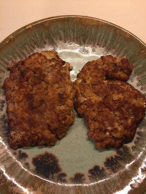 Schnitzel Munich Style Pork Schnitzel Recipe, Beef Cutlets, German Potato Pancakes, Schnitzel Recipe, Schnitzel Recipes, European Dishes, Pork Schnitzel, Pork Chicken, Chicken Entrees