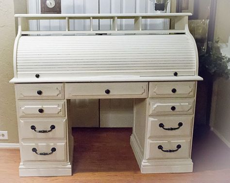 Hello friends! Today I will be sharing with you one of my latest projects a roll top desk painted with Annie Sloan Chalk Paint in Pu... Roll Top Desk Makeover, Dressers Diy, Kids Furniture Ideas, Desk Redo, Back In Business, Painted Desk, Roll Top Desk, Annie Sloan Paints, Desk Makeover