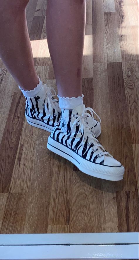 Zebra Print Converse Outfit, Converse With Ruffle Socks, Platform Zebra Converse, Cute Socks With Converse, Socks For Converse, Ruffle Socks With Sneakers, Converse With Socks, Patterned Converse, Zebra Converse