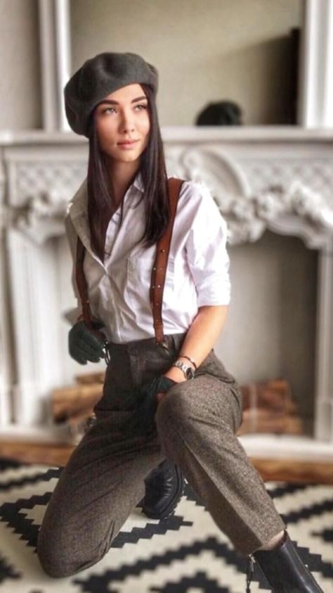 Modern Gatsby Outfit Women, Suspenders Women Outfits, Modern Gatsby Outfit, Peaky Blinders Fashion Women, Peaky Blinders Outfit Women, Gatsby Outfit Women, Peaky Blinders Fashion, Mode Style Anglais, Estilo Charleston