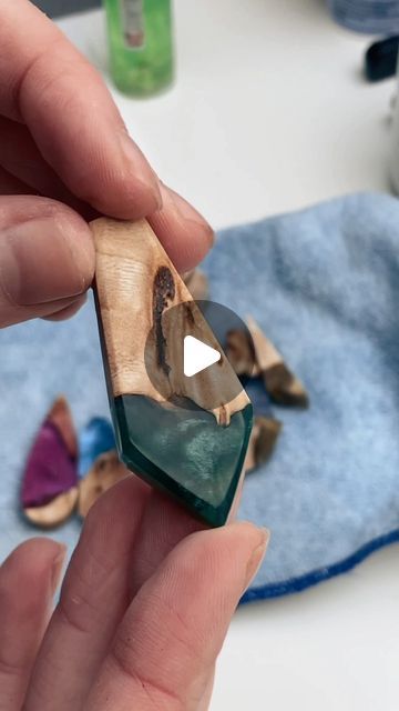 Ester Jewelry on Instagram: "What do I use to polish my jewelry?   🌲 First I use sandpaper up to 2000 grit   🌲 Then sanding sponges to 12000 grit   🌲 Finally, polishing paste for polishing   🌲 And I polish everything with a microfiber cloth   Click on the link in the bio, where you will find my jewelry nicely put together! . . #epoxyjewelry #mojeepoxio #epoxyresinjewelry #resinjewelry #sperkyzpryskyrice #rucnevyrobene #naturejewelry #forestjewelry #prirodnisperky #sperkyzlesa #paganjewelry #handmadejewelry #jewelrystudio #jewelrymaker #epoxypendant #smallbusiness #naturependant #vyrobenovcesku #pinecone #pineconejewelry #borovice #pineconependant #epoxypendant #resinpendant #vyrobenovcesku  #uniquejewelry #polishing" Pine Cone Jewelry, Resin Jewlery, Pinecone Pendant, Pagan Jewelry, My Jewelry, Jewelry Studio, Resin Pendant, Nature Jewelry, Jewelry Maker