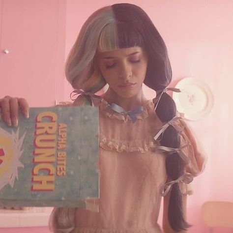 🧸 Melanie Martinez, So Cute