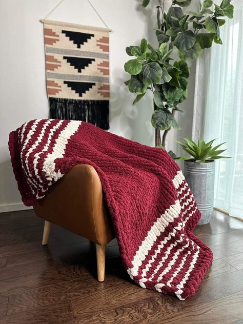 Chunky Christmas Blanket, Thick Yarn Crochet Patterns, Christmas Chunky Knit Blanket, Red Crochet Blanket, Chunky Knit Blanket Christmas, Red And White Chunky Knit Blanket, Blanket Puffy, Burgundy Crochet Blanket, Crochet Maroon Blanket