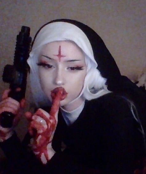 Bad Nun Aesthetic, Nun Halloween Costume, Nun Halloween, Nun Costume, Y2k Profile Picture, Grunge Pictures, 2013 Swag Era, Blood Art, Baby Pink Aesthetic