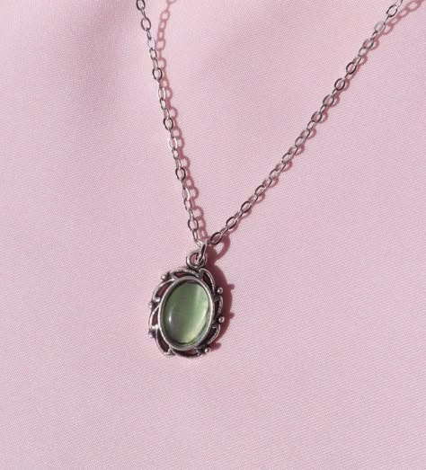 Antique silver necklace with green framed pendant Necklace Green Aesthetic, Green Crystal Necklace Aesthetic, Necklaces Green Stone, Green Aesthetic Necklace, Cute Green Necklace, Silver Green Necklace, Green Silver Necklace, Green Amulet Necklace, Green Silver Jewelry