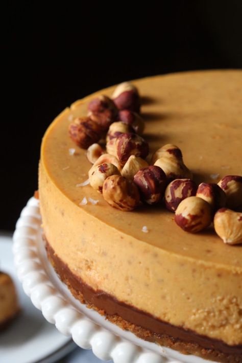 Hazelnut Cheesecake, Make Ahead Desserts, How To Make Cheesecake, Chocolate Hazelnut Spread, Best Cake Recipes, Savoury Baking, Hazelnut Spread, Holiday Dessert, Thanksgiving Desserts