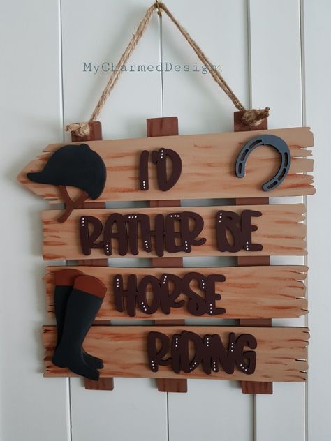 Cute gift for horse lovers Horse Lovers Bedroom, Equestrian Bedroom, Horse Room Decor, Horse Themed Bedrooms, Horse Bedroom, Horse Room, 12 Birthday, Western Bedroom, Horse Sign