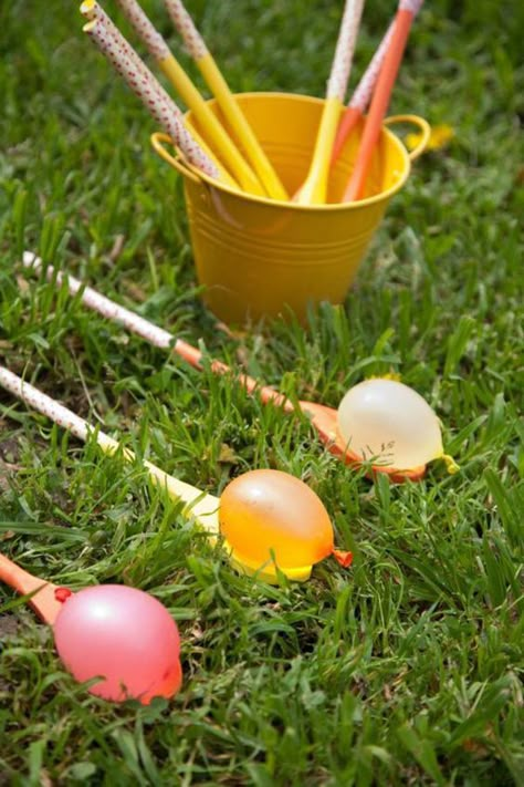 Water Balloon Games, Egg And Spoon Race, Balloon Games, Colored Eggs, Easter Games, Water Games, Birthday Party Planning, Water Balloons, Kids Party Games