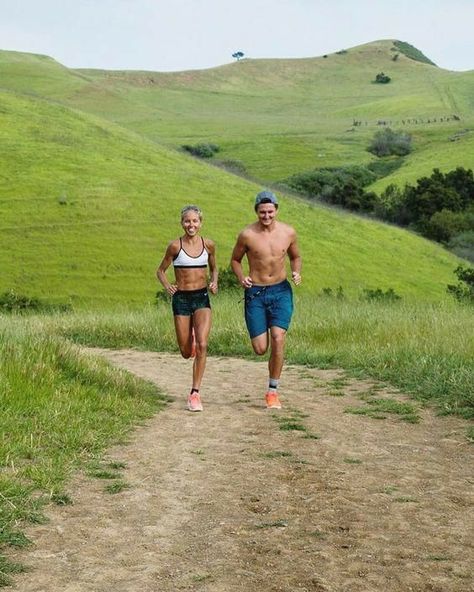 Marathon Training Plan, Endurance Workout, Aesthetic Couple, Runner Girl, Running Inspiration, Half Marathon Training, Yoga Photography, After Life, Workout Aesthetic