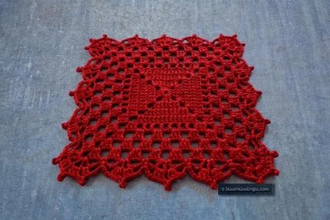 Cutie Granny Square Doily Cherry Granny Square, Red Granny Square, Square Doily, Crochet Cherry, Granny Square Pattern, Dishcloth Knitting Patterns, Crochet Christmas Decorations, Granny Squares Pattern, Doily Patterns