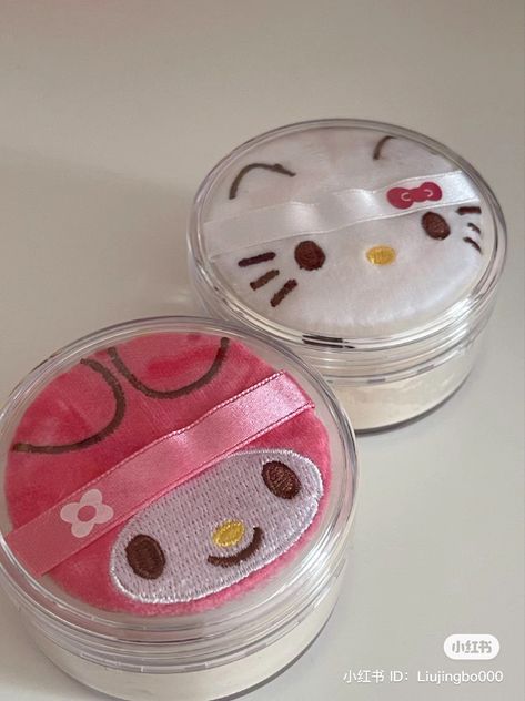 Sanrio Makeup Products, Kid Makeup, Sanrio Makeup, Sanrio Melody, Kuromi Sanrio, Hello Kitty Makeup, Makeup Accesories, Hello Kitty Kuromi, Image Swag