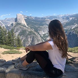 18 Top Yosemite Packing List Items for 2022 + What to Wear & NOT to Bring Yosemite Packing List, Yosemite Outfit, Yosemite Summer, Yosemite Trip, Hawaii Honeymoon, Yosemite Falls, One Day Trip, California National Parks, Day Hike