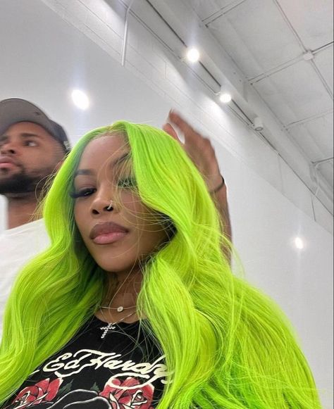 Baddie Braid Hairstyles, Neon Wig, Neon Green Wig, Green Wigs, Haircut Design, Hair Styles Ideas, Frontal Wig Hairstyles, Estilo Swag, Stylish Short Haircuts