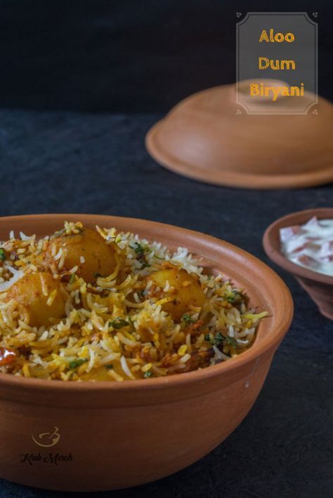 Rice Respies, Potato Biryani, Indian Biriyani, Aloo Biryani, Aloo Dum, Vegetarian Biryani, Dum Biryani Recipe, Biryani Recipes, Vegetable Biryani