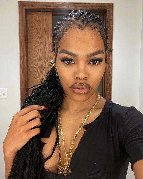 Good Lighting, Teyana Taylor, Texas Roadhouse, Girls Braids, Hair Laid, Baddie Hairstyles, Natural Makeup Looks, Black Girls Hairstyles, Brown Skin