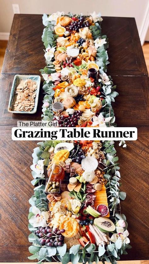 Entertaining Appetizers, Charcuterie Gifts, Food Christmas, Charcuterie Inspiration, Grazing Table, Charcuterie Platter, Party Food Platters, Charcuterie And Cheese Board, Charcuterie Recipes