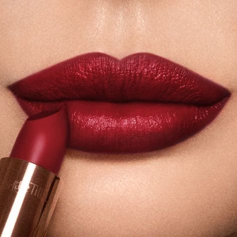 Plum Red Lipstick, Makeup Bibir, Red Lipstick Shades, Perfect Lipstick, Hydrating Lipstick, Lips Nails, Night Beauty, Kissable Lips, Lips Shades