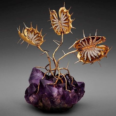 Snapping shells, John Siddeley and Grant Macdonald Trap Art, Fly Trap, Venus Fly Trap, Fly Traps, Flower Sculptures, Surrealism Painting, Objet D'art, Museum Of Fine Arts, Stunning Jewellery