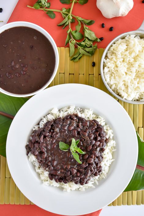 Nicaraguan Rice, Black Beans Slow Cooker, Beans Slow Cooker, Plantain Soup, Nicaragua Food, Cranberry Curd, Nicaraguan Food, Curd Tart, Beans In Crockpot