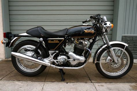 1973 Norton Commando 850 | Bike-urious Going Commando, Norton Motorcycle, Norton Commando, Custom Paint Motorcycle, Paul Williams, Diy Motorcycle, Motorcycle Decor, British Motorcycles, Motorcycle Pictures