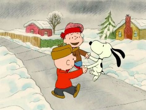 Charlie Brown Christmas Decorations, Snoopy Dancing, Christmas Tv Specials, A Charlie Brown Christmas, Charles Brown, Peanut Gang, Peanuts Charlie Brown Snoopy, Peanuts Cartoon, Peanuts Characters