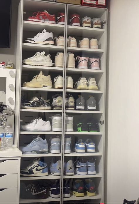 Sneakers Collection Aesthetic, Sneaker Collection Aesthetic, Shoe Tidy, Collection Aesthetic, Closet Shoe Storage, Luxury Lifestyle Dreams, Aesthetic Shoes, Sneaker Collection, Shoe Storage