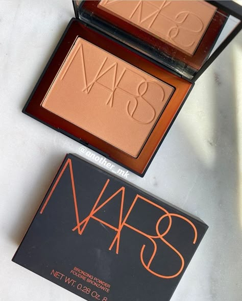 Windowless Bathroom, Woc Makeup, Dream Makeup, Makeup Wishlist, Nars Makeup, Raspberry Seed Oil, Pajamas Gift, Bronzing Powder, Makeup Bronzer