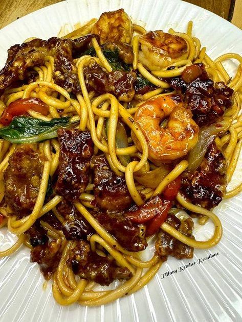 jose.elcook Yakiudon Recipe, Yaki Udon Recipe, Steak Meals, Beef Burrito Recipe, Pork Belly Recipes Crispy, Delicious Chili Recipe, Udon Recipe, Spicy Garlic Shrimp, Yaki Udon