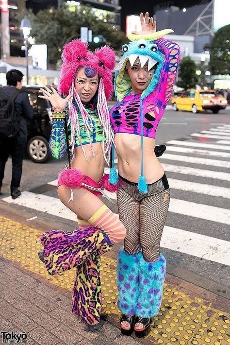 Shibuya Halloween, Japanese Fashion Trends, Rave Fit, Couples Fashion, Estilo Harajuku, Rave Fits, 31 October, Shibuya Tokyo, Harajuku Fashion Street