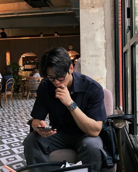 Asian Men Glasses, Smart Casual Menswear, Year Goals, Mens Photoshoot Poses, Girls F, Coffee Shop Aesthetic, Twisted Series, Ideal Boyfriend, Character Aesthetics