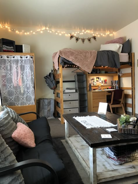 Dorm Lofted Bed, Loft Bed Dorm Room Ideas, Bunk Bed Dorm Room Ideas, Dark Academia Dorm Room, Dorm Room Arrangements, Single Dorm Room, Lofted Dorm Beds, Dorm Layout, Dorm Room Checklist