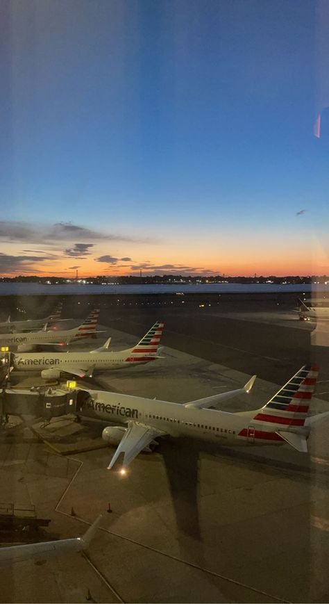 Chicago Airport Aesthetic, Chicago Airport Snapchat, Phoenix Sky Harbor Airport, Ohare Airport Chicago, Airport Snap, Airport Feeling, Usa Airport, Ohare Airport, Chicago Sunrise