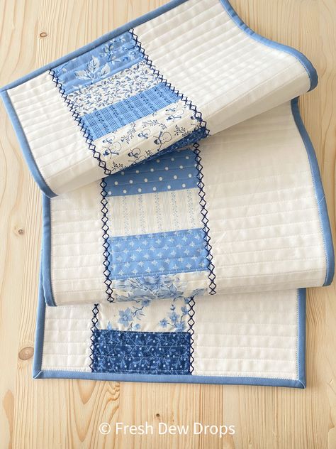 Farmhouse Quilted Table Runner, Diy Quilt Table Runner, Free Table Runners Patterns, Quick And Easy Table Runner Patterns, Simple Quilted Table Runners, Charm Pack Table Runner Pattern Free, Simple Table Runner Pattern, Quilted Table Runners Patterns Free Easy, Quilted Table Toppers Patterns Free