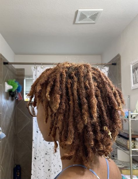 Bleached Locs Black Women, Short Locs Aesthetic, Fresh Retwist Locs, Loc Mullets, Light Brown Locs, Bleached Locs, Loc Mullet, Mullet Locs, Brown Locs