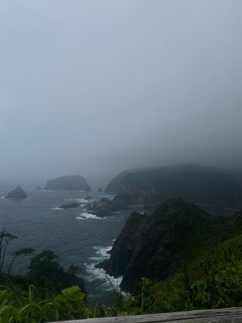 Foggy Japan Aesthetic, Foggy Ocean, Foggy Beach Aesthetic, Foggy Aesthetic Mountain, Foggy Cliffside, Gloomy Mountain Aesthetic, Foggy Weather, Japanese Village, Foggy Mountains