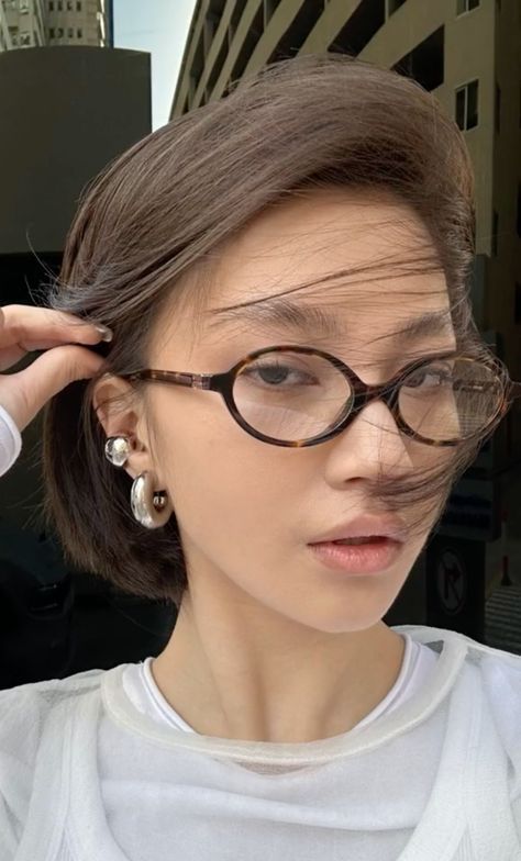 Miu Miu Regard Glasses, Miu Miu Glasses Aesthetic, Miu Miu Glasses Eyewear, Miu Miu Bayonetta Glasses, Mui Mui Glasses, Miu Miu Eyeglasses, Glasses Ideas For Women, Glasses Girl Aesthetic, Glasses Aesthetic Girl